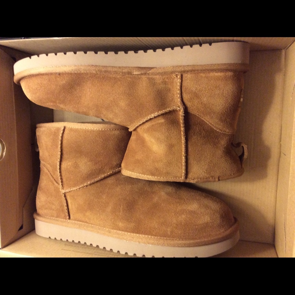 NEW Koolaburra size 8 Koola Mini Boot